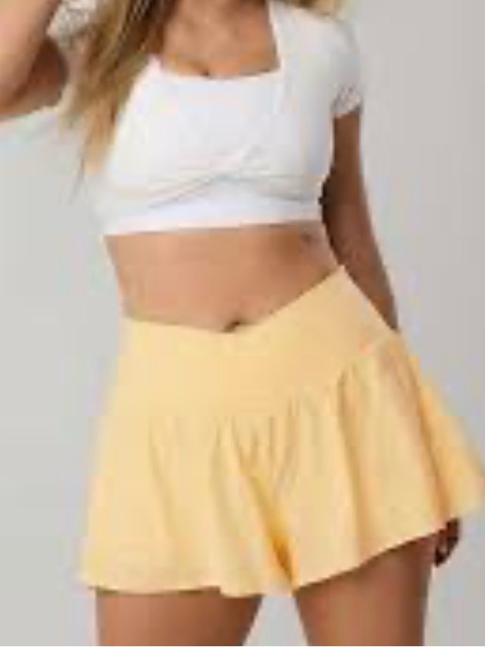 offline by aerie butter yellow flowy shorts size xs